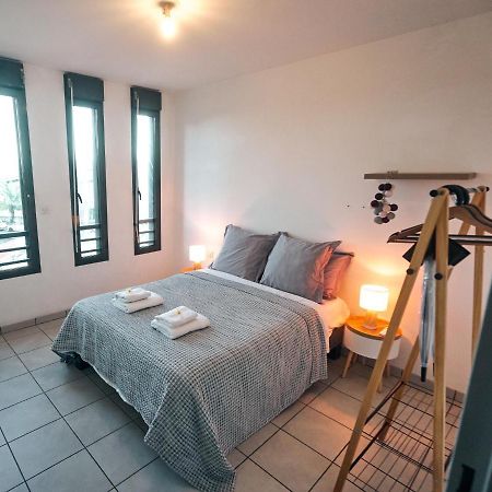 Appartement Caz Patio, T2 - 4 étoiles, front de mer à Saint Pierre Extérieur photo