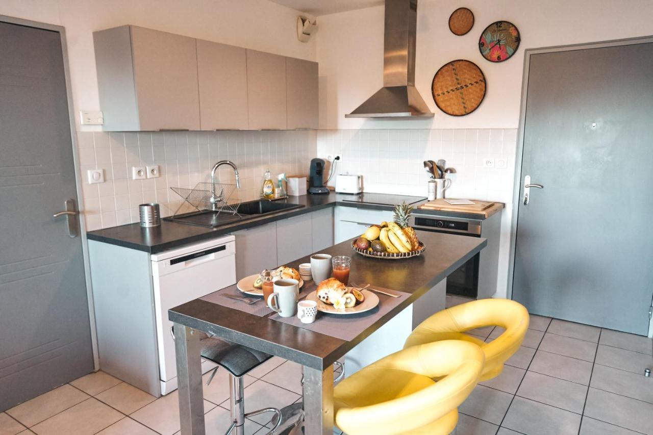 Appartement Caz Patio, T2 - 4 étoiles, front de mer à Saint Pierre Extérieur photo