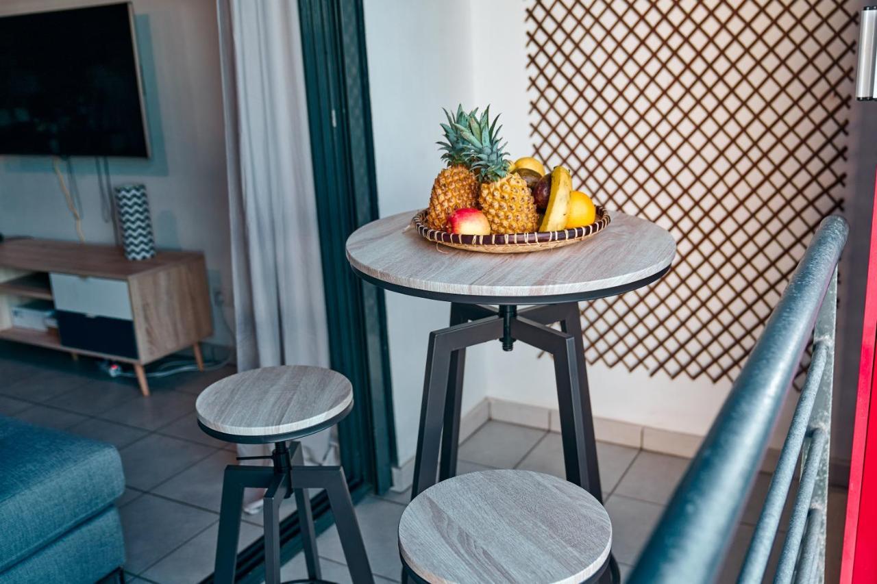 Appartement Caz Patio, T2 - 4 étoiles, front de mer à Saint Pierre Extérieur photo
