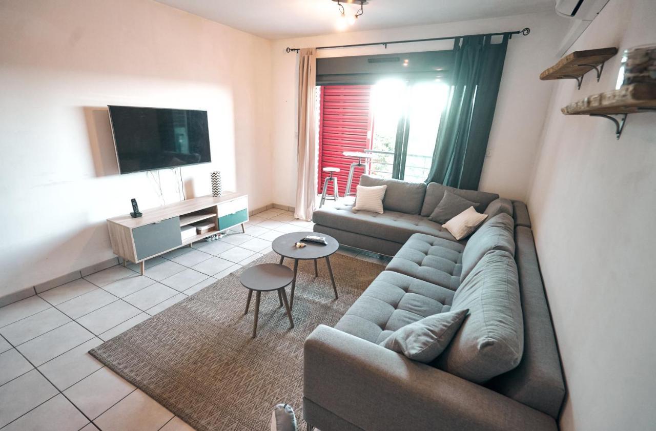 Appartement Caz Patio, T2 - 4 étoiles, front de mer à Saint Pierre Extérieur photo